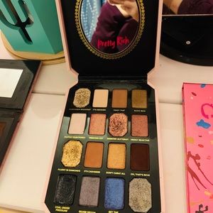 Too faced eyeshadow palette